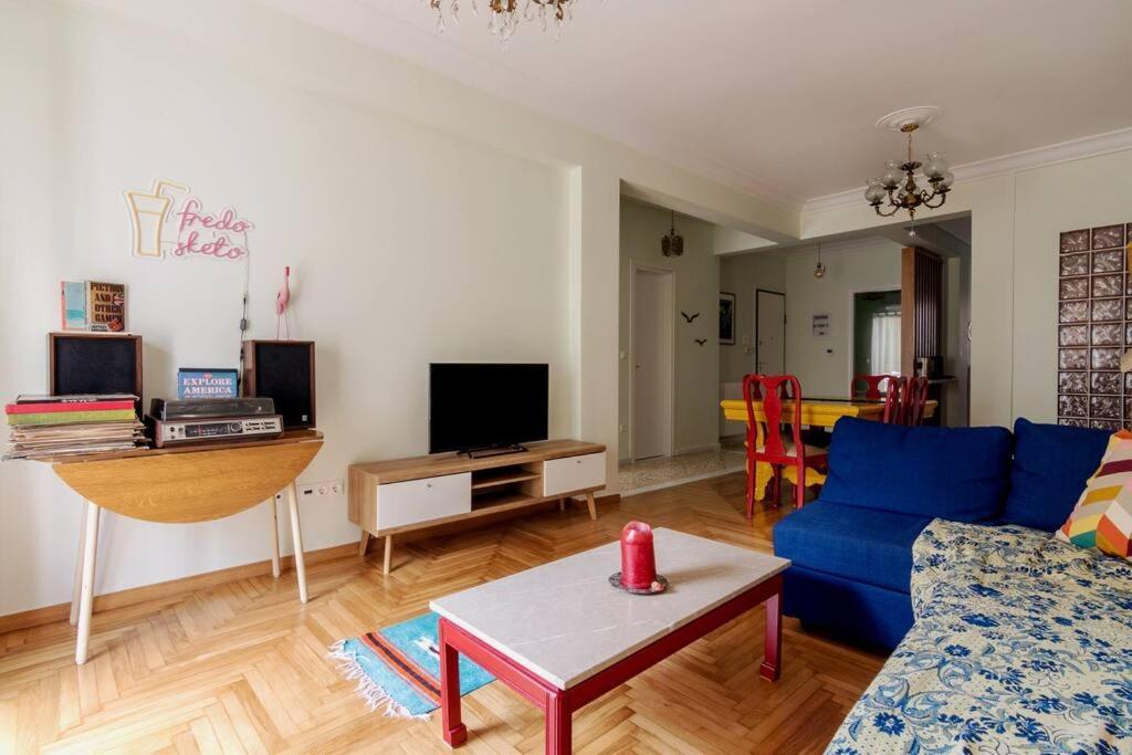 Iphigenia 2 Bedroom Retro Downtown