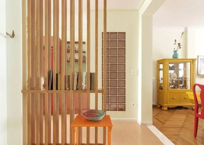 Iphigenia 2 Bedroom Retro Downtown Apartment