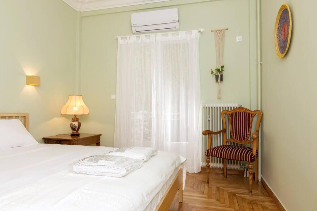 Iphigenia 2 Bedroom Retro Downtown
