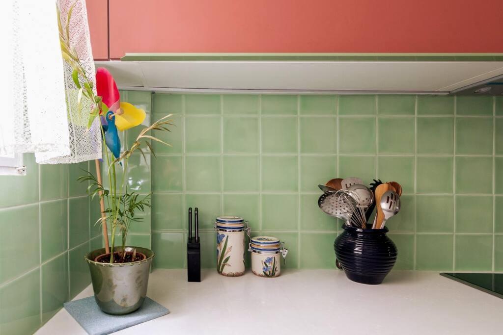 Iphigenia 2 Bedroom Retro Downtown Athens