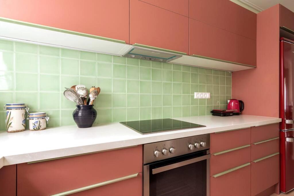 Apartment Iphigenia 2 Bedroom Retro Downtown *