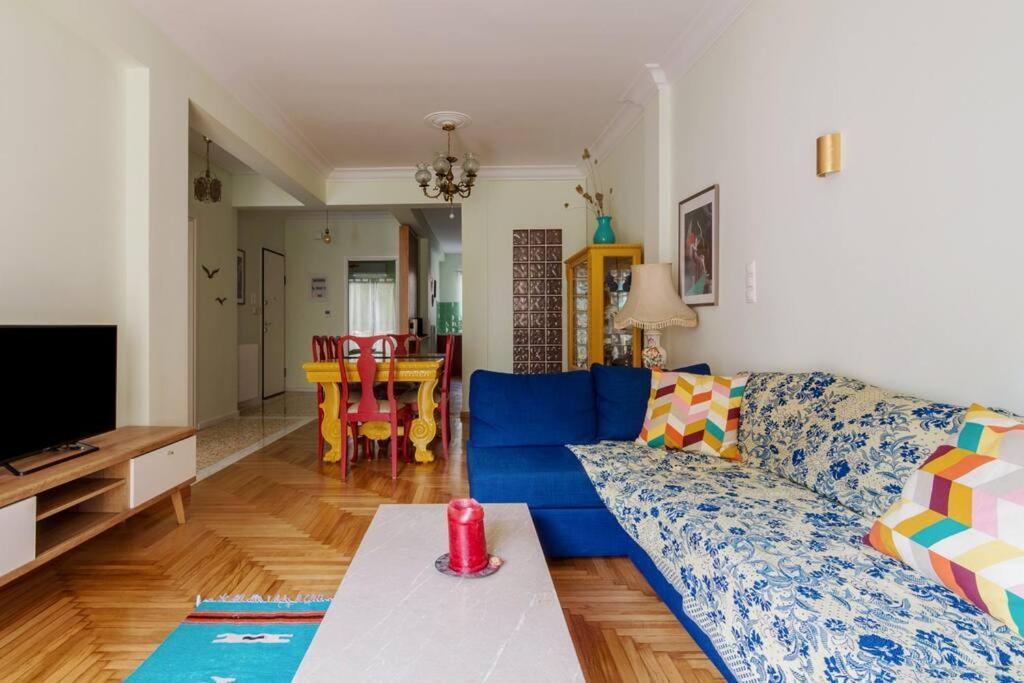 Apartment Iphigenia 2 Bedroom Retro Downtown