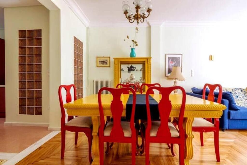 Iphigenia 2 Bedroom Retro Downtown *